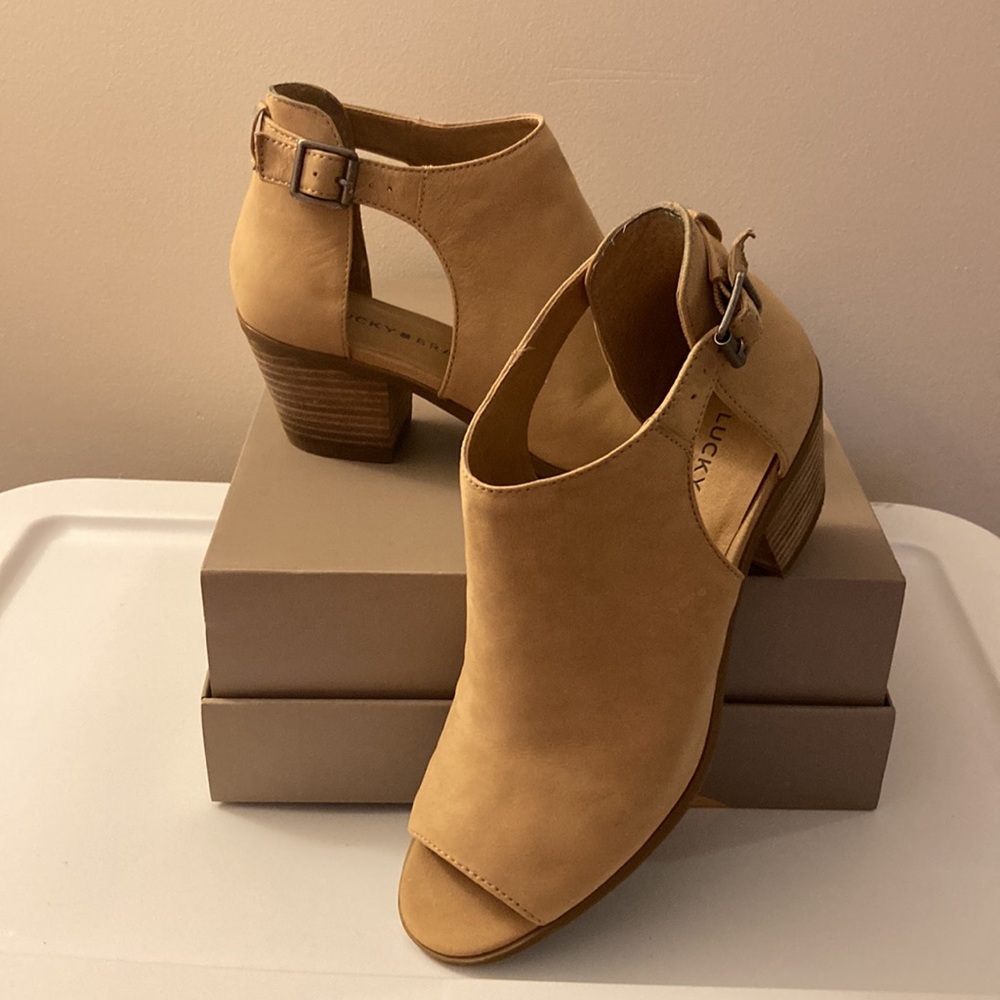 Lucky brand tan suede open toe booties (7.5)